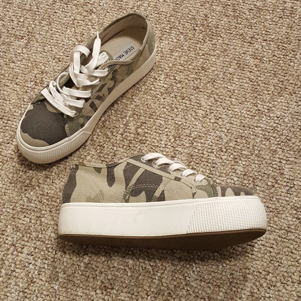 Steve Madden Emmi platform camo sneakers